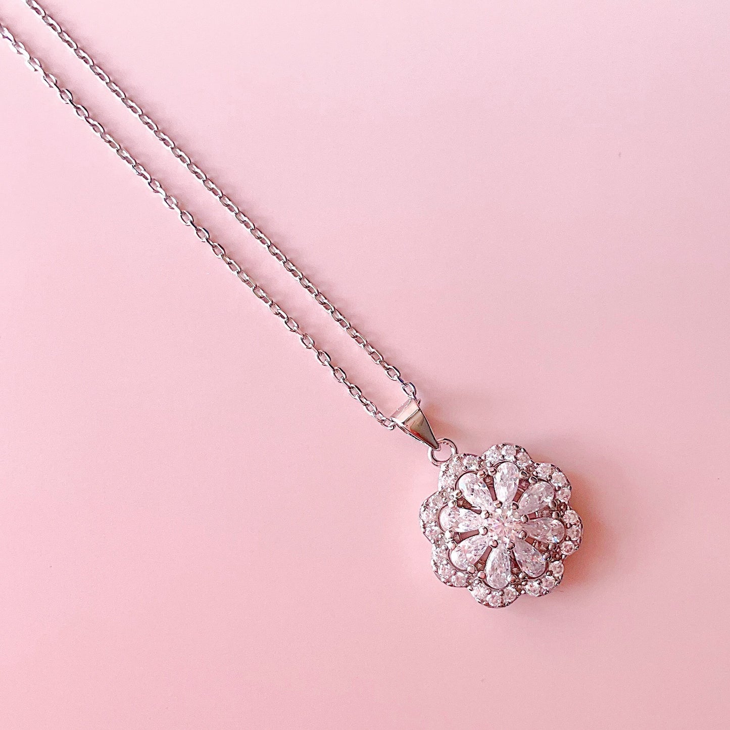 Bloom necklace