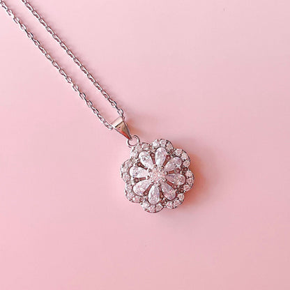 Bloom necklace