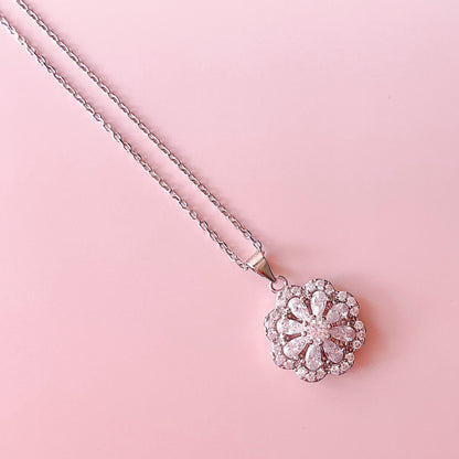 Bloom necklace